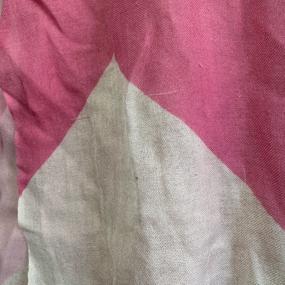 Vineyard Vines Pink & White Chevron Print Scarf - Picture 5 of 7